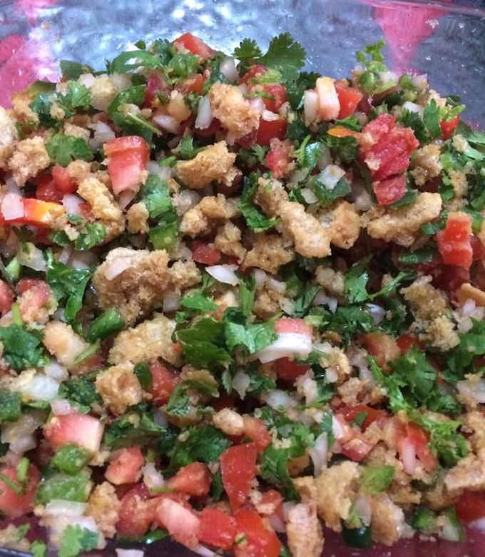 Una foto de Ensalada de chicharrón