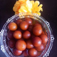 A picture of Gulabjamun.