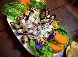 Una foto de Ceviche combinado