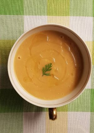 Una foto de Crema de moniatos / boniatos con patata y cebolla