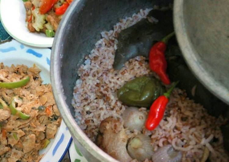 Cara Gampang Menyiapkan Liwet Nasi Merah, Menggugah Selera