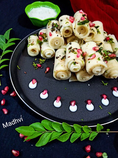 सूजी खांडवी (suji khandvi recipe in Hindi) रेसिपी मुख्य फोटो