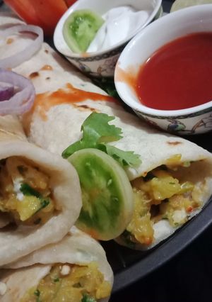A picture of Paratha roll😋.