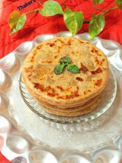 પૂરણપોળી (Puran Poli Recipe In Gujarati) રેસીપી મુખ્ય ફોટો