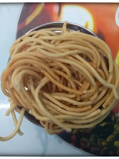 தேங்காய்ப்பால் தேன்குழல் முறுக்கு செய்முறை முக்கிய புகைப்படம்
