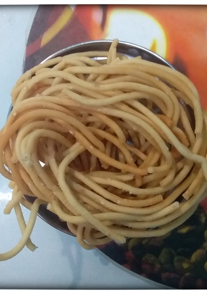 தேங்காய்ப்பால் தேன்குழல் முறுக்கு செய்முறை முக்கிய புகைப்படம்