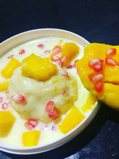मैंगो कस्टर्ड ब्रेड पुडिंग (mango custard bread pudding recipe) रेसिपी मुख्य फोटो