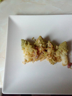 Una foto de Romanescu con jamón