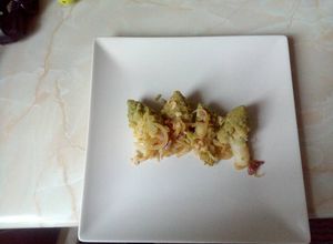 Una foto de Romanescu con jamón 