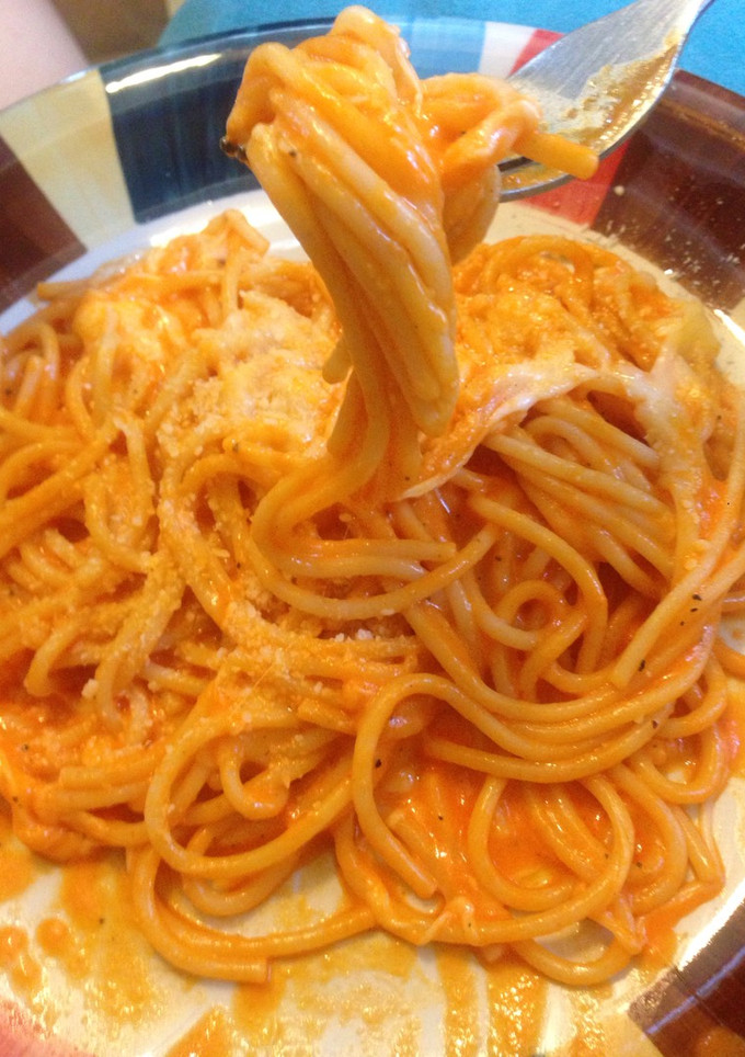 Una foto de Pasta con crema de pimientos morrón