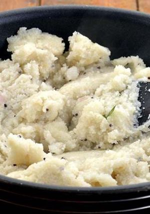 સ્વાદીષ્ટ ઉપમા (Upma Recipe In Gujarati) રેસીપી મુખ્ય ફોટો