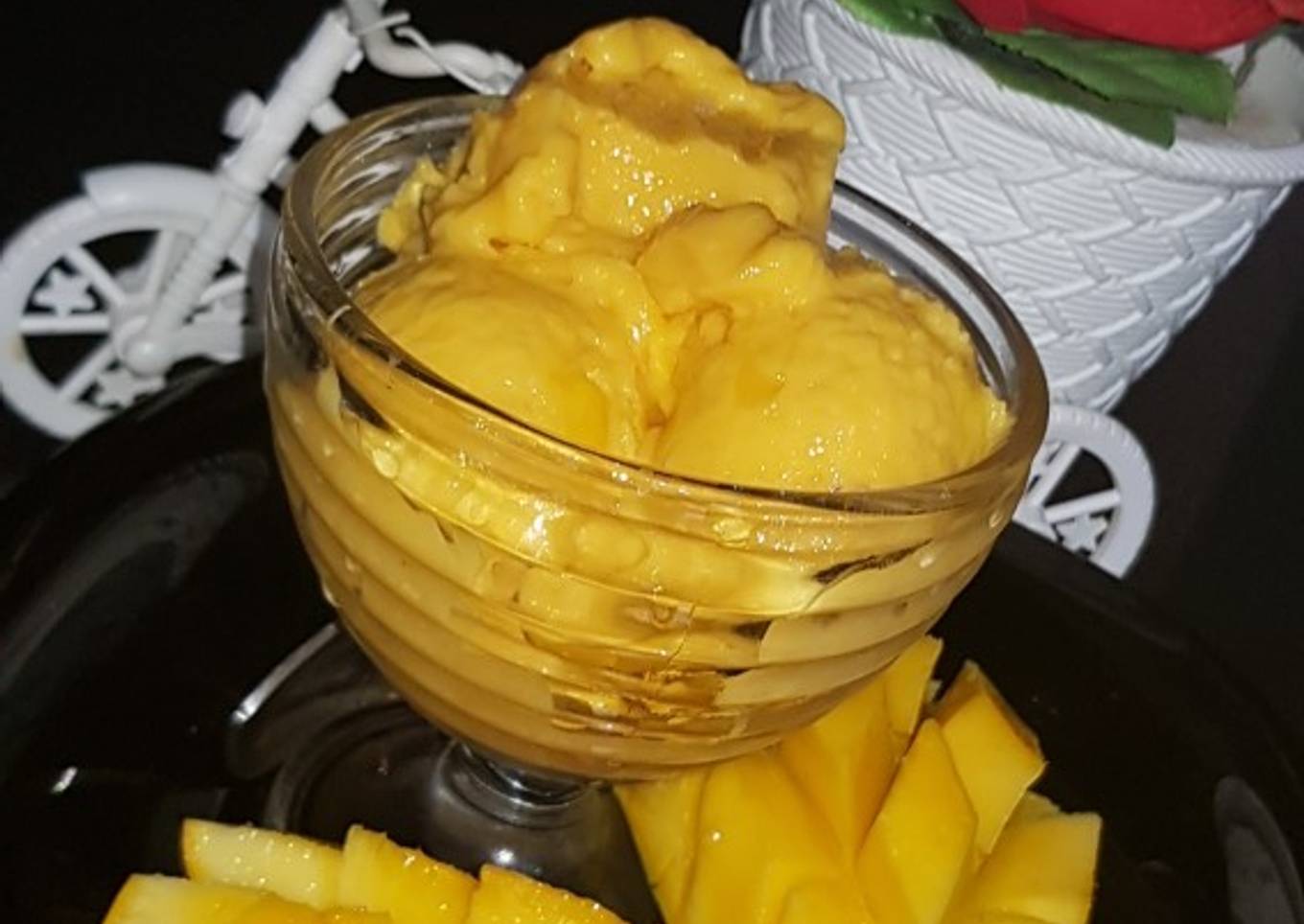 Mango ice cream