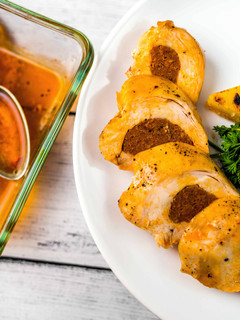 "Kolbászkrémmel" töltött csirkemell recept fotója