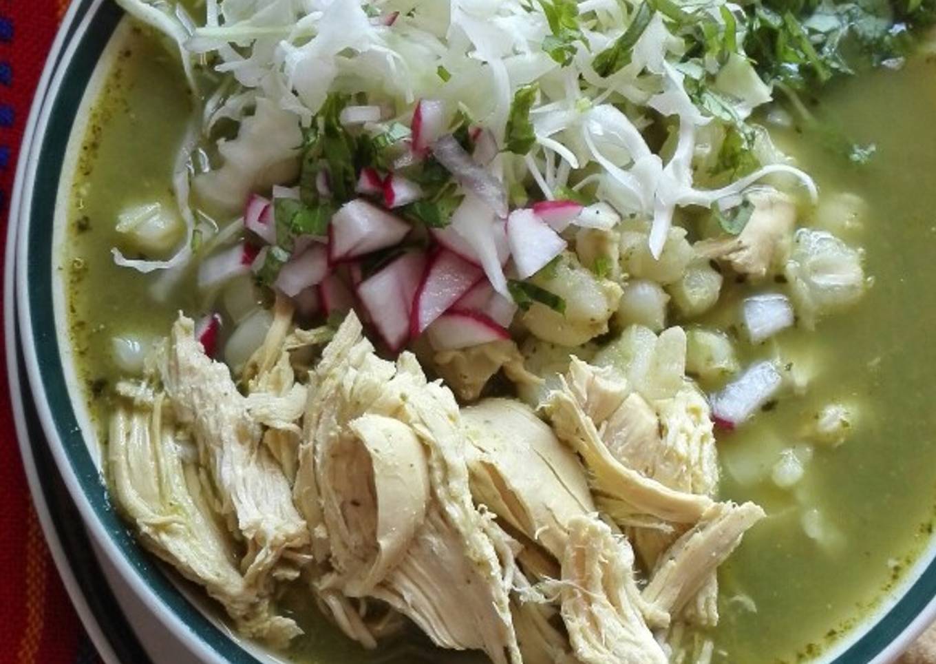Pozole verde de pollo
