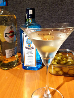 Una foto de Martini Seco y Martini Turbio 🍸