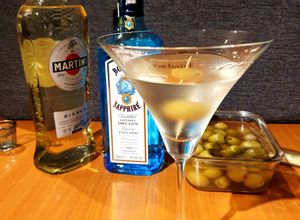 Una foto de Martini Seco y Martini Turbio 🍸