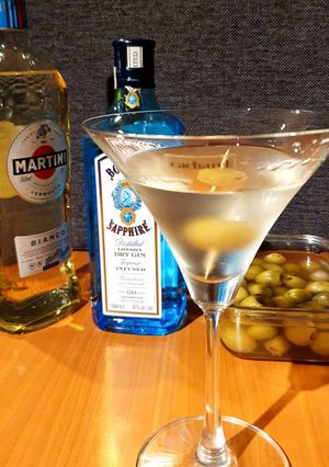 Una foto de Martini Seco y Martini Turbio 🍸