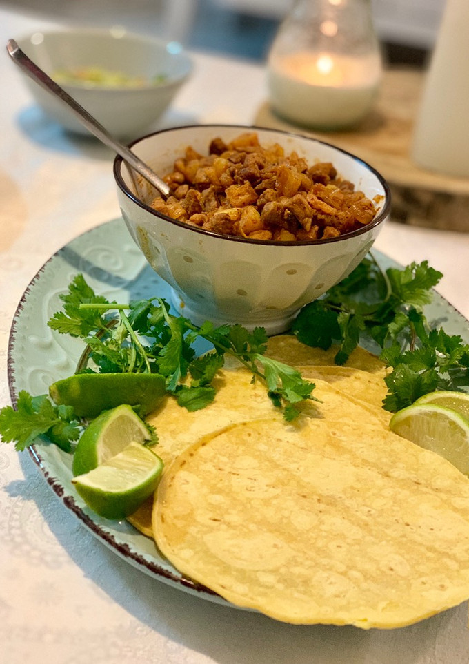 Una foto de Tacos al pastor a mi manera