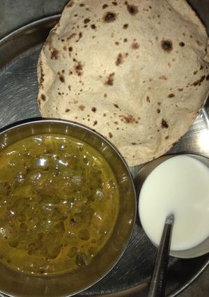 A picture of Ridge gourd (turai ki sabji).