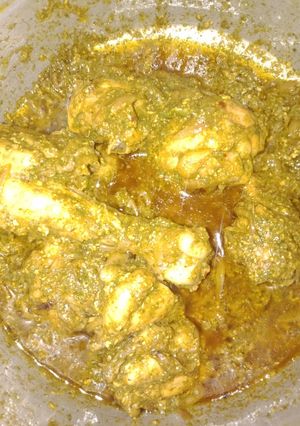A picture of Haryali chicken.