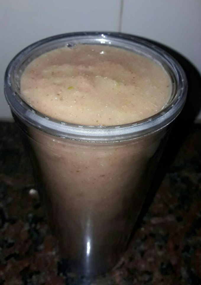 Una foto de Licuado de ananá, pomelo rosado y manzana verde