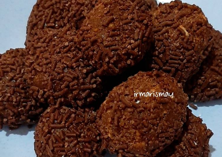 78. Bola-bola Cokelat Regal