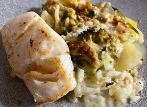 Une photo de Gratin pomme de terre et brocoli 🥦 Dos de cabillaud au sel de Caraïbes