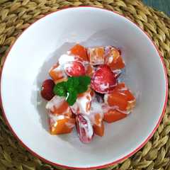 A picture of Strawberry Pepaya Yoghurt, Healthy Breakfast.