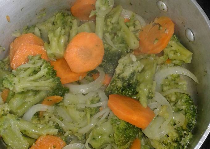 Recipe of Homemade Broccoli with onion rings vegetable