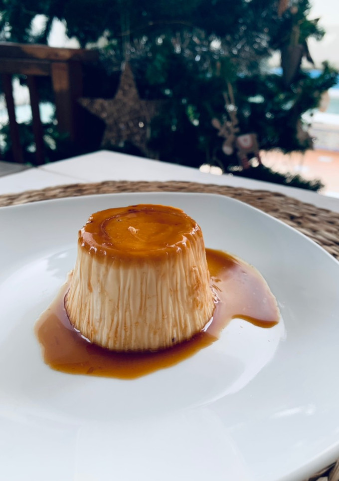Una foto de Flan de turrón