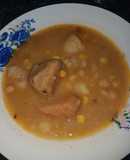 Guiso de garbanzos y maíz