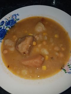 Una foto de Guiso de garbanzos y maíz