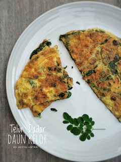Foto resep Telur Dadar Daun Kelor
