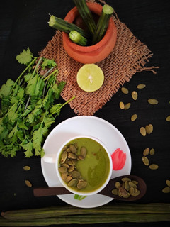સરગવા દુધીનો સૂપ (Drumstick & Bottle Gourd Soup Recipe In Gujarati) રેસીપી મુખ્ય ફોટો