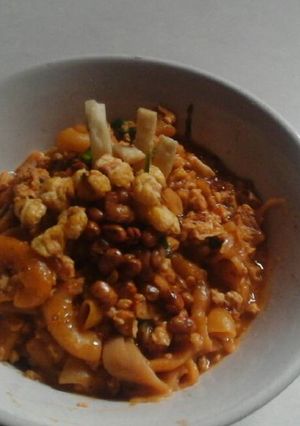 Foto resep Seblak makaroni kobe nasgor poll pedas