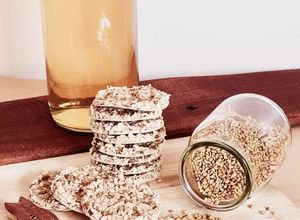 Una foto de Semillas de fenogreco (alholva): infusión y galletas tipo crackers🥠 2 recetas en una