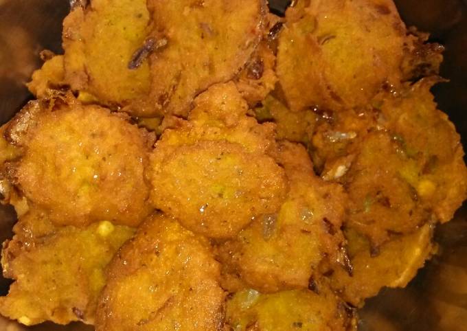 Chana dal onion fritters