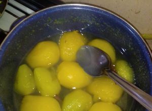 Una foto de Mango en almíbar