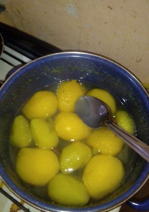 Una foto de Mango en almíbar
