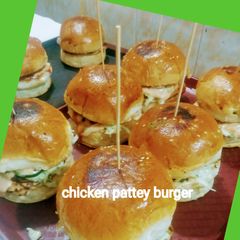 A picture of Chicken patty burgers.