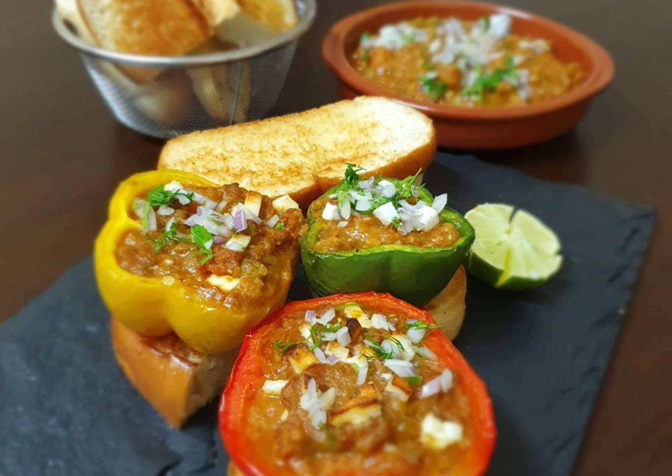 Pav bhaji stuffed capsicum