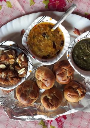 A picture of Oven Dal bati.