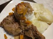 Una foto de carne agua