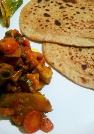 A picture of Aloo gajar ki sabji.
