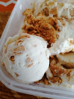 Una foto de Helado de Carlota de limón🍋🍧