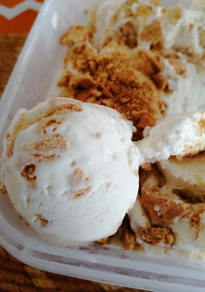 Una foto de Helado de Carlota de limón🍋🍧