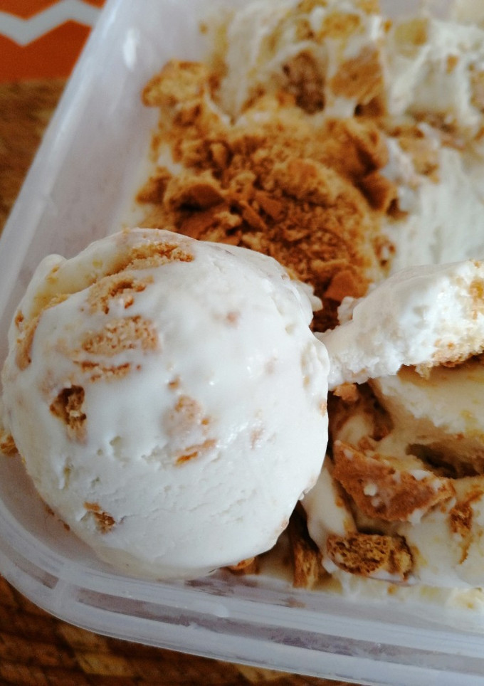 Una foto de Helado de Carlota de limón🍋🍧
