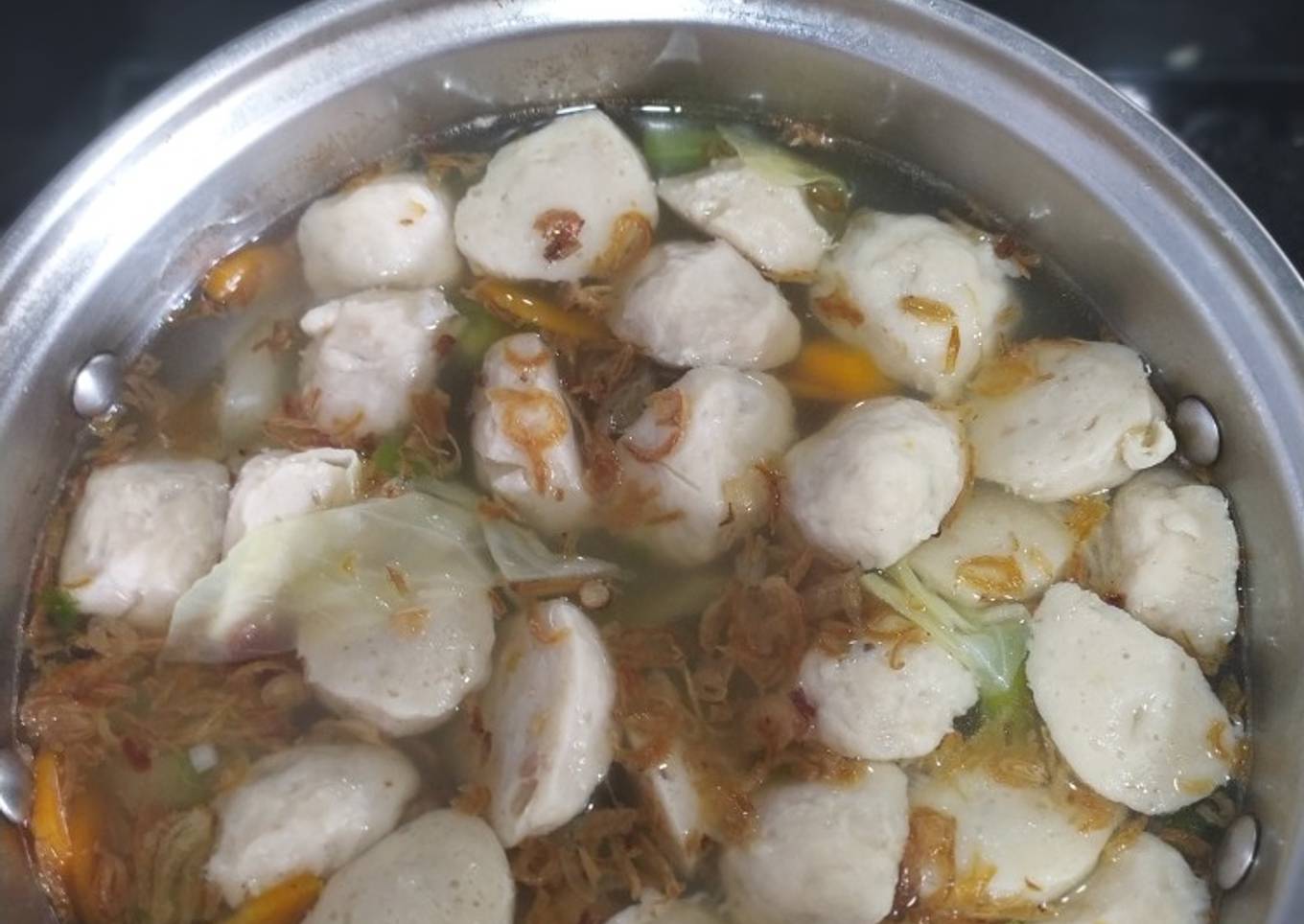 Sup sayur dengan bakso