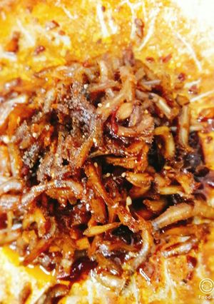 Hình của món Cá cơm kho tiêu.