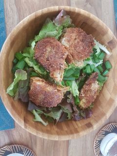 Une photo de Salade chèvre pané chaud